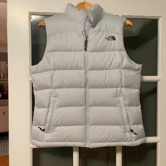 Women's NEW The NORTH FACE VEST - Picture 1 of 6